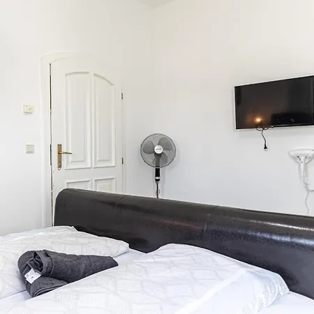 Exquisite Rooms In Shared Villa With Garden & Parking Vienna Exterior photo