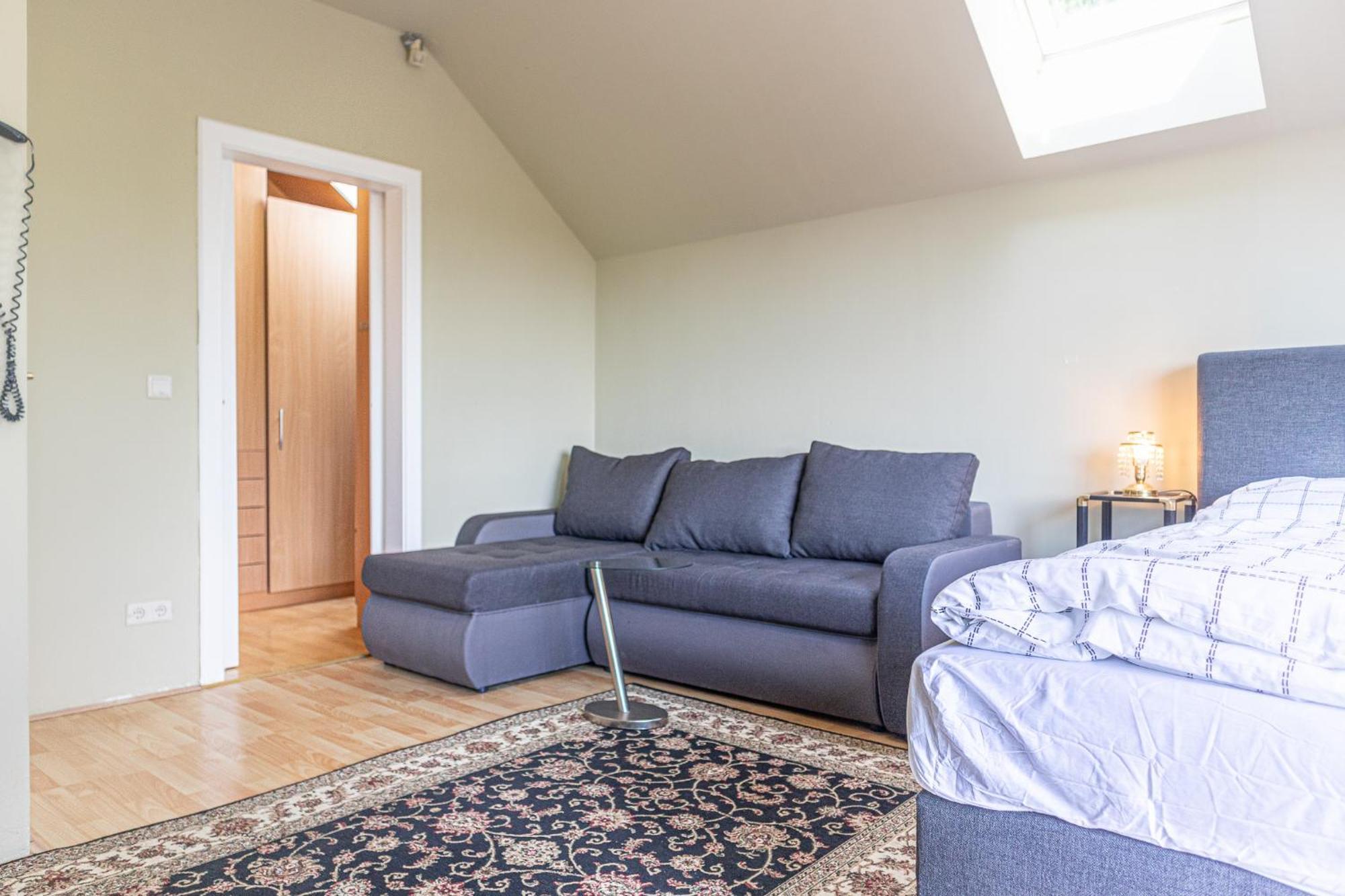 Exquisite In Shared With Garden & Parking Apartmán *